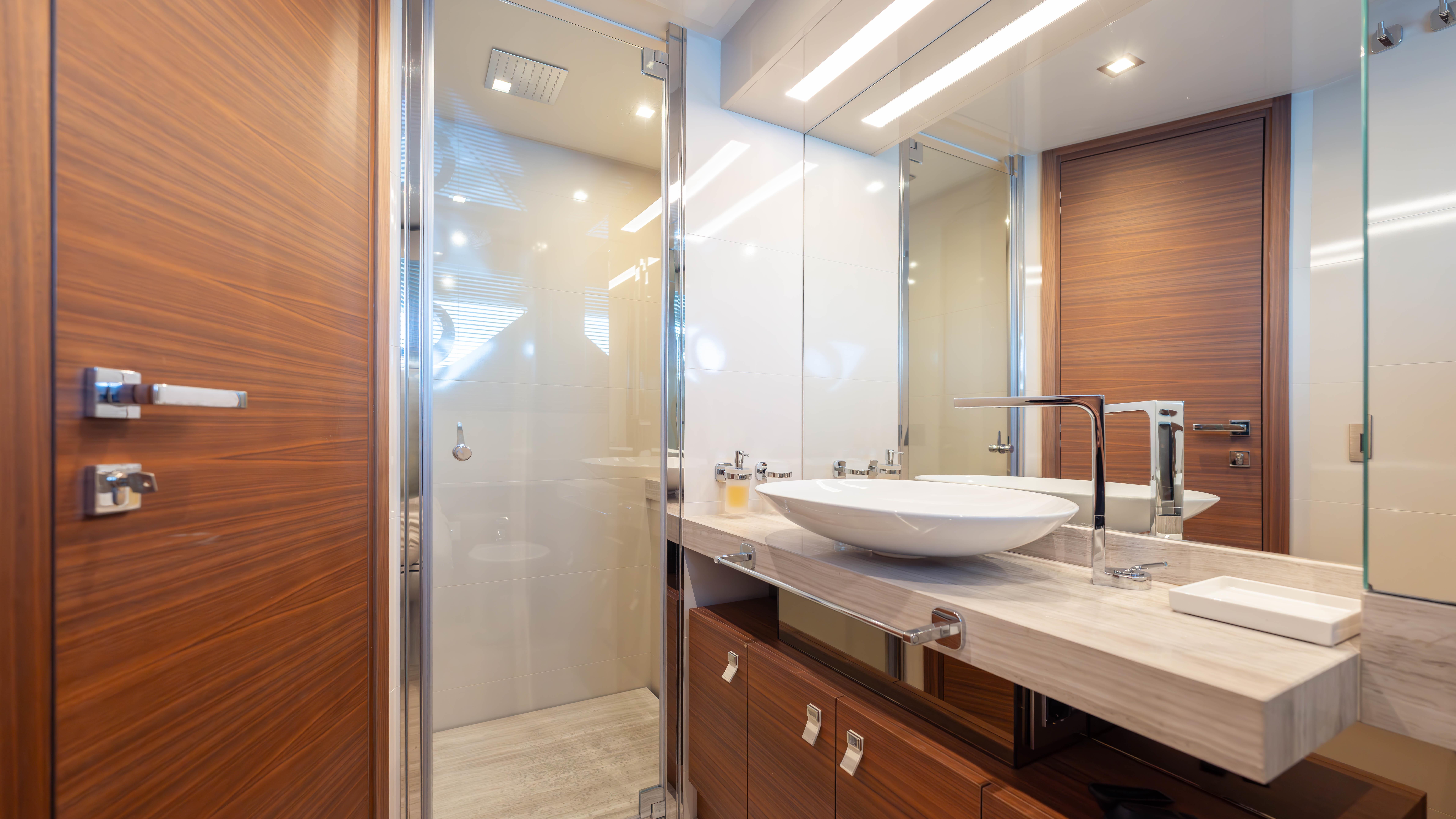 2017 CUSTOM LINE NAVETTA 28 